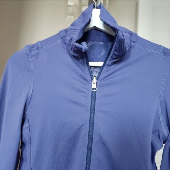 Lululemon Reversible Purple Floral Jacket Size XS - Picture 6 of 8
